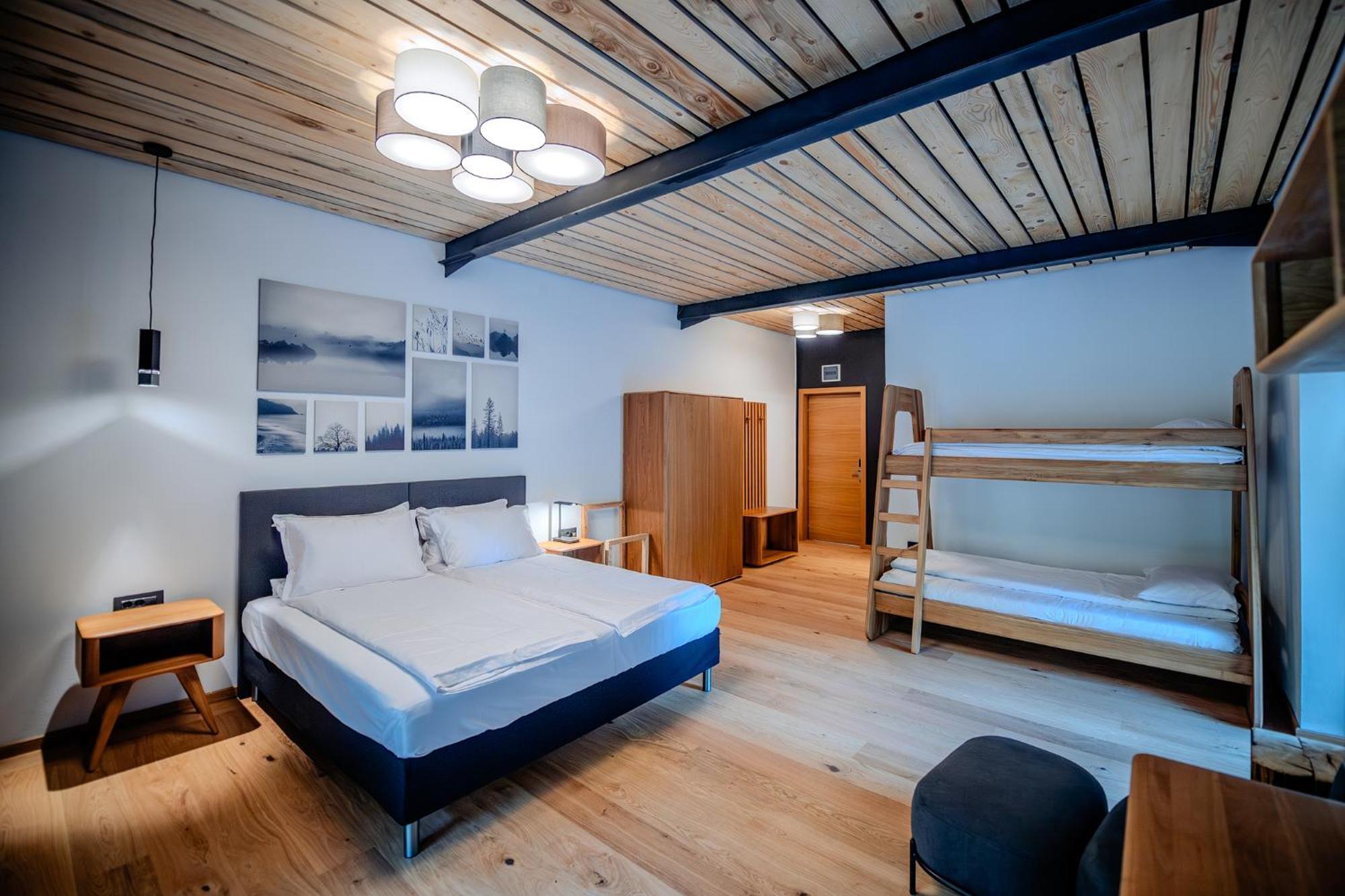 Complexul Turistic Cheile Butii Hotel Cimpu lui Neag ภายนอก รูปภาพ