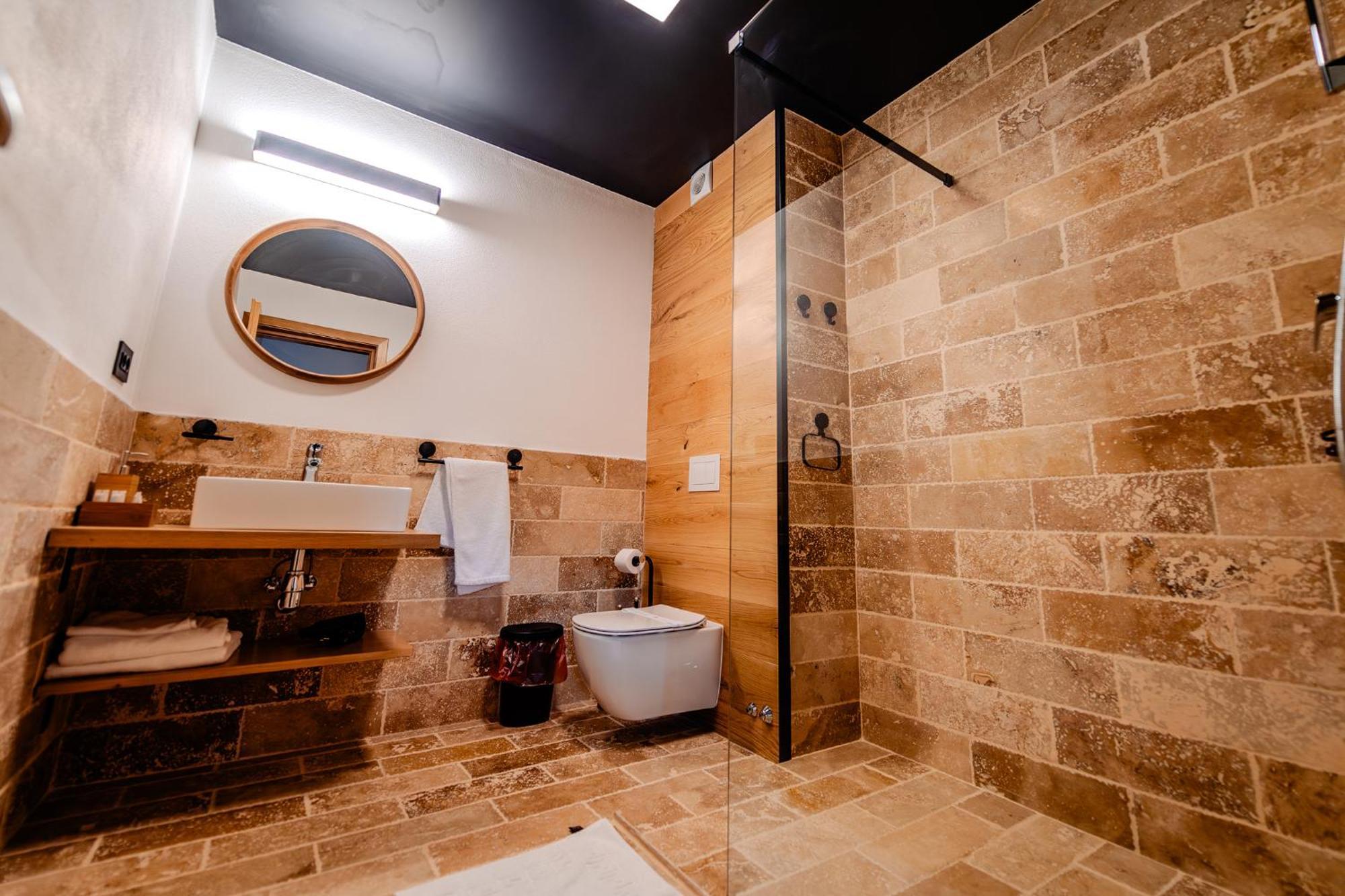 Complexul Turistic Cheile Butii Hotel Cimpu lui Neag ภายนอก รูปภาพ