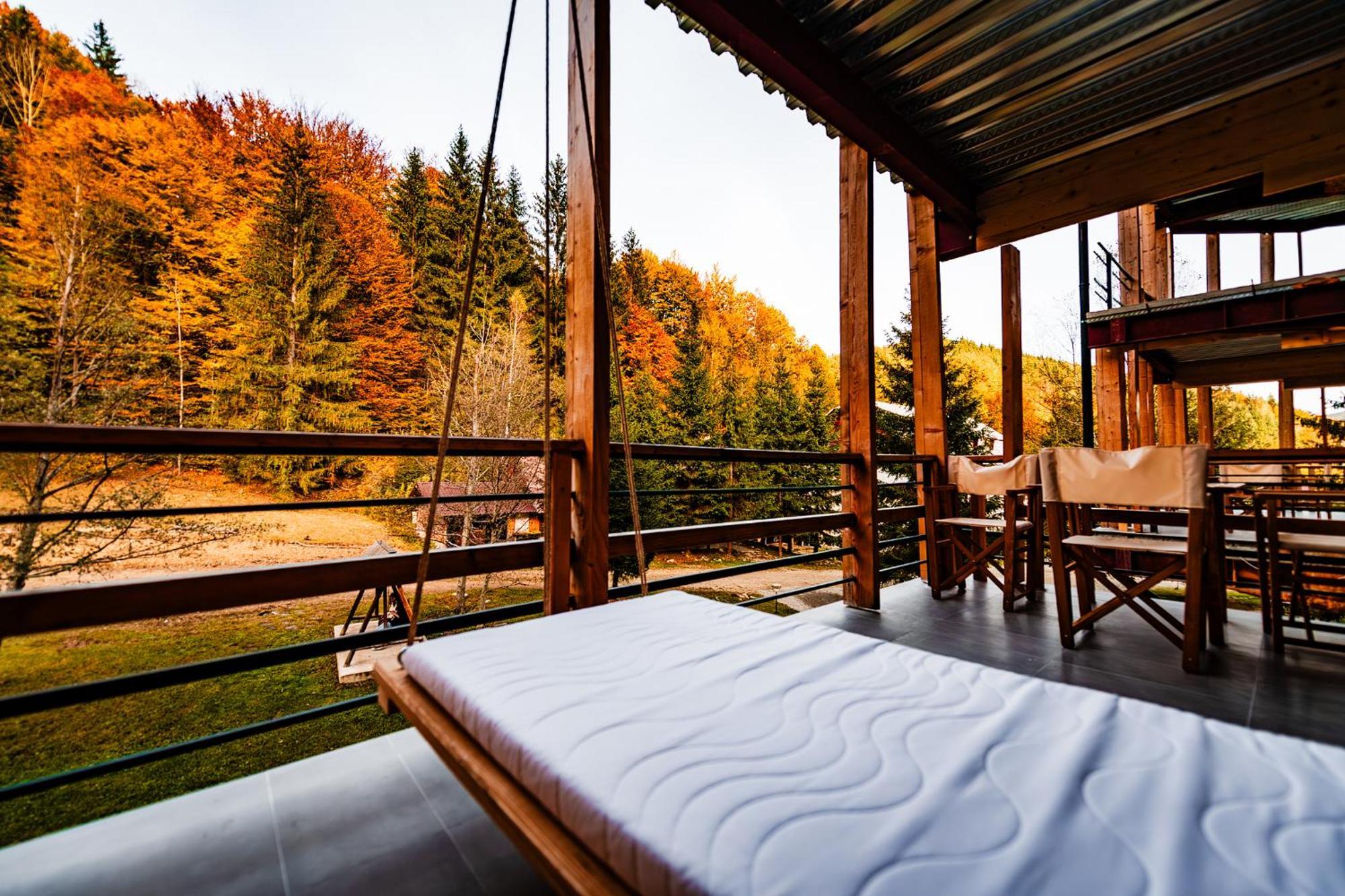 Complexul Turistic Cheile Butii Hotel Cimpu lui Neag ภายนอก รูปภาพ